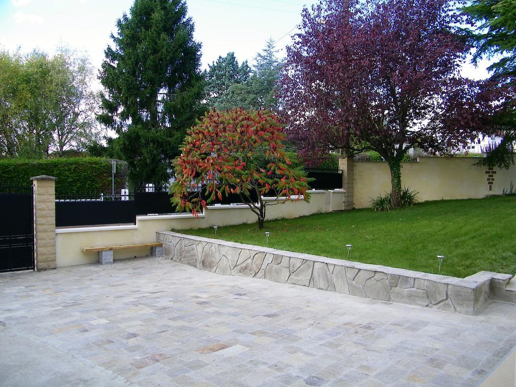 Grand Appartement Dans Villa Avec Parking Quartier Residentiel ジョイニー 部屋 写真